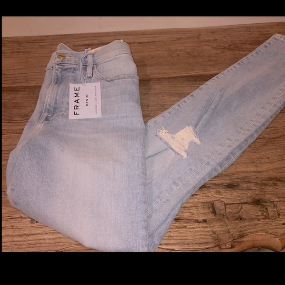 ⭐️🎉💫Host Pick. Frame Le High Skinny Distressed Jeans - Picture 3 of 3